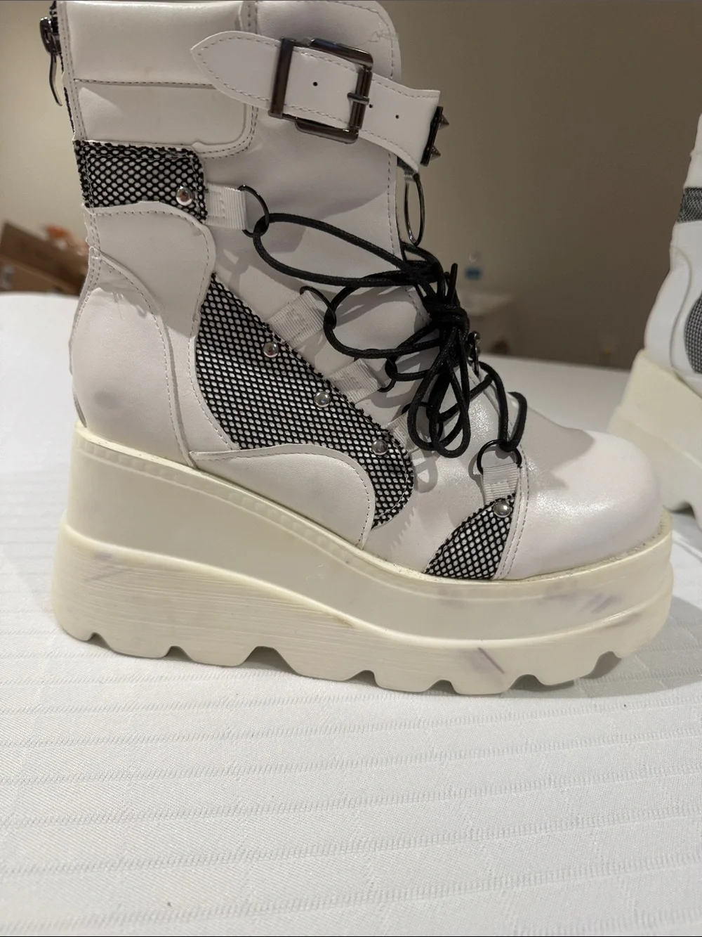N/A edgy platform